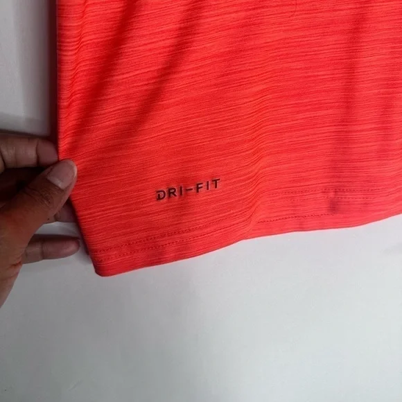 Nike T-shirts - Picture 3 of 7